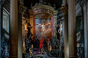 Er zijn drie aartsbisdommen, namelijk Braga, Évora en Lissabon, met respectievelijk acht, twee en acht bisdommen.