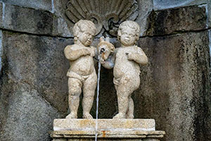 Het aartsbisdom Braga is het oudste van de drie en zijn verleden gaat terug tot de Romeinse provincie Gallaecia, waarvan Braga de hoofdplaats was.